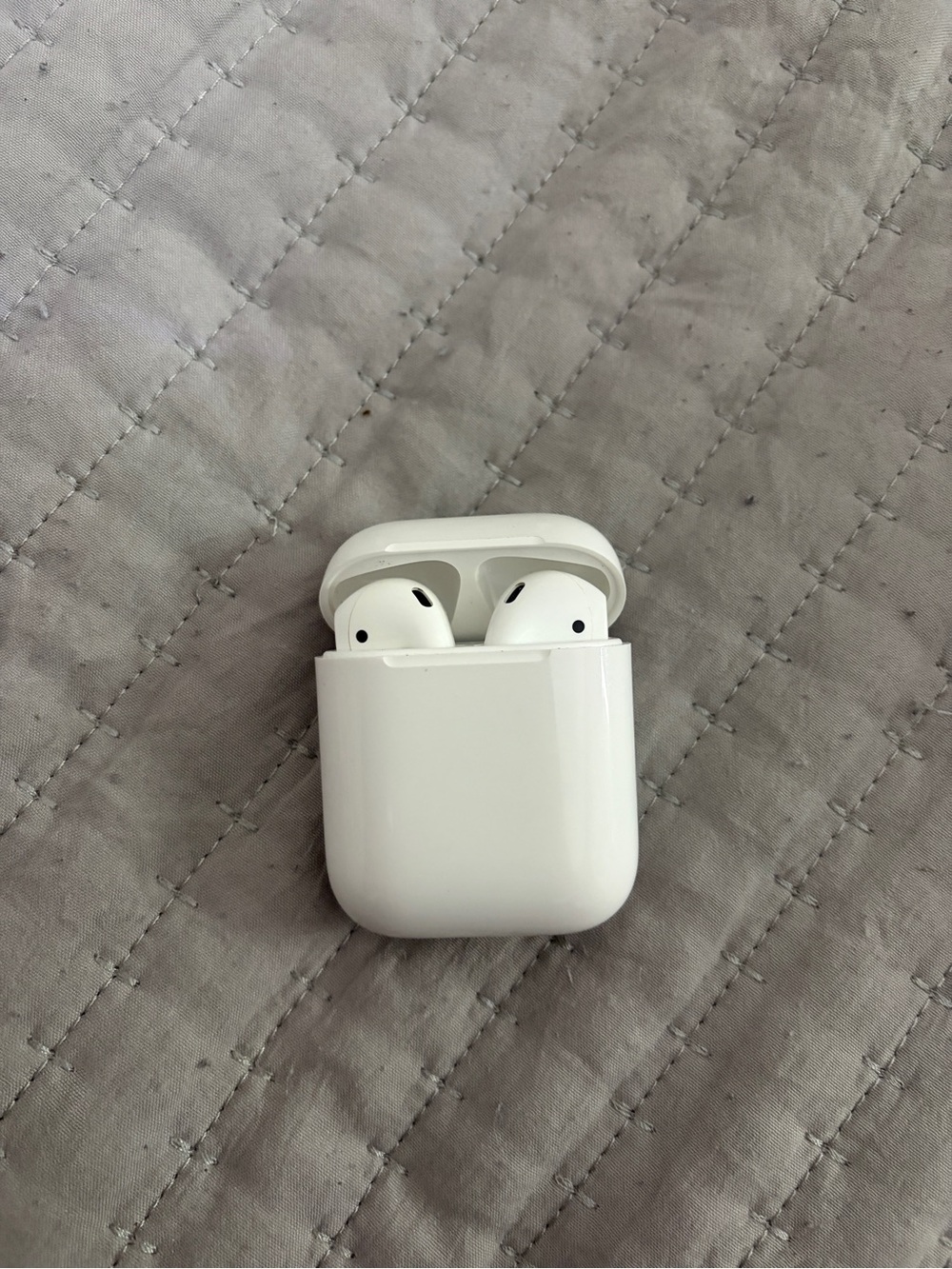 AirPod generation 2